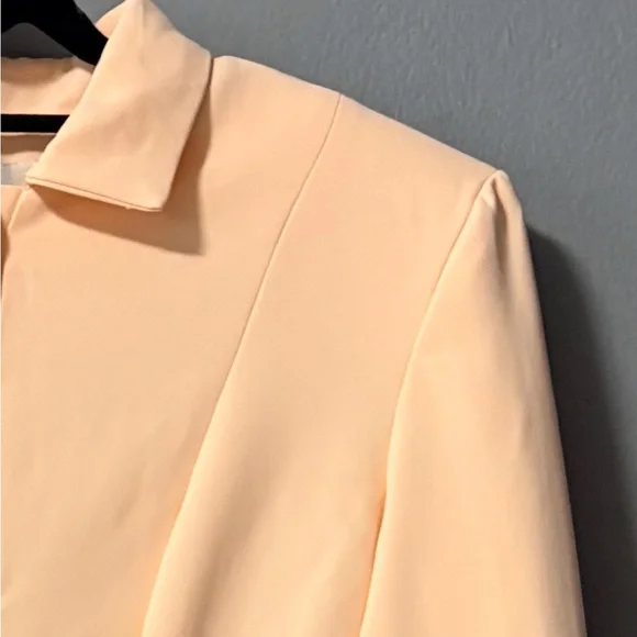 NWT Atoir Goldie Mini Dress in Peach with Statement Ivory Buttons. Size US 4. - Picture 9 of 12